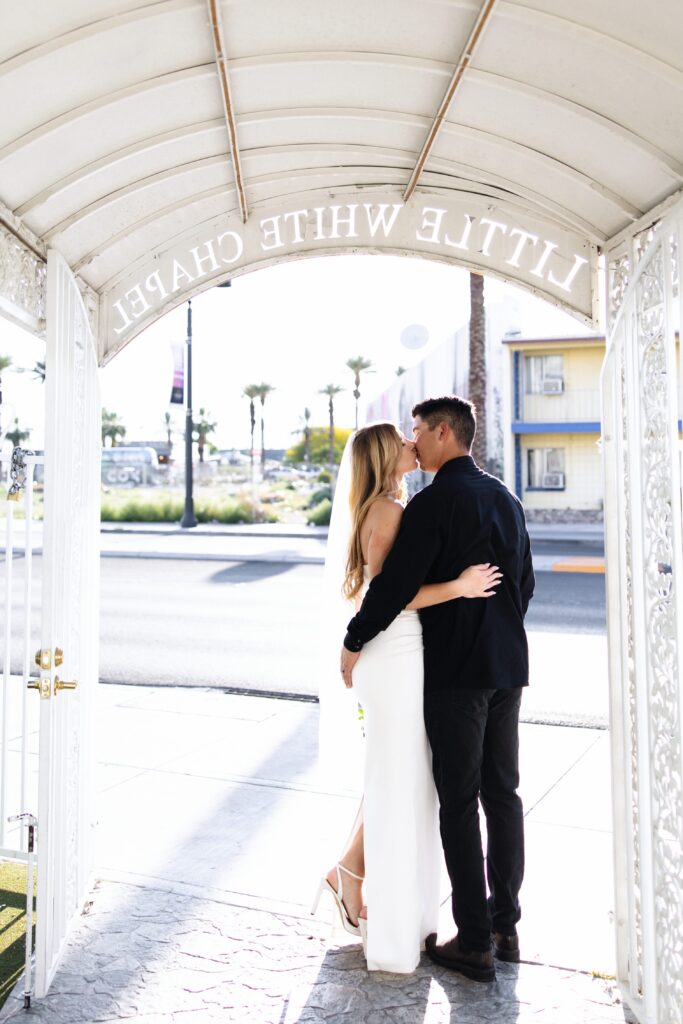 Bride and groom kissing during their elopement in Vegas