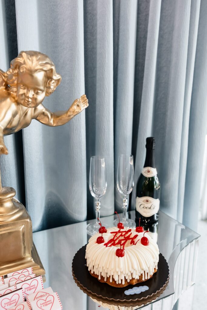 Las Vegas elopement cake and champagne glasses at Sure Thing Too in Las Vegas